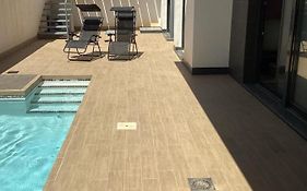 Immaculate 3-Bed House ubicada en urb